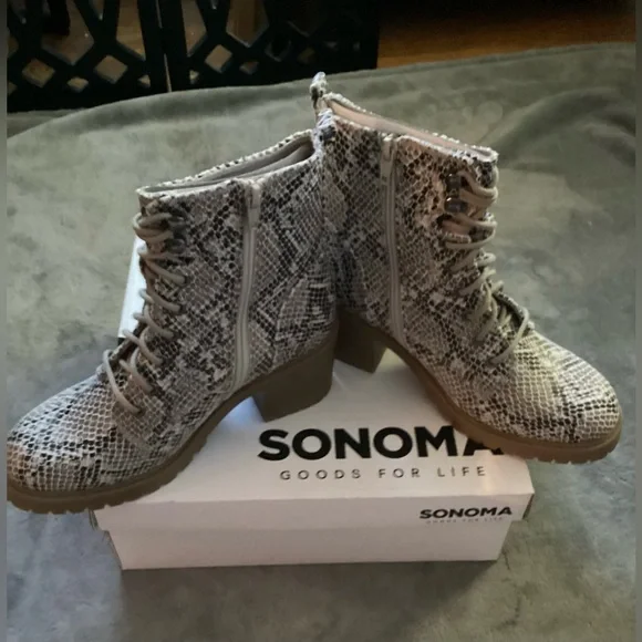 Faux Snakeskin Lace Up Combat Like Boots New in Box by Sonoma Goods for Life - Picture 8 of 12